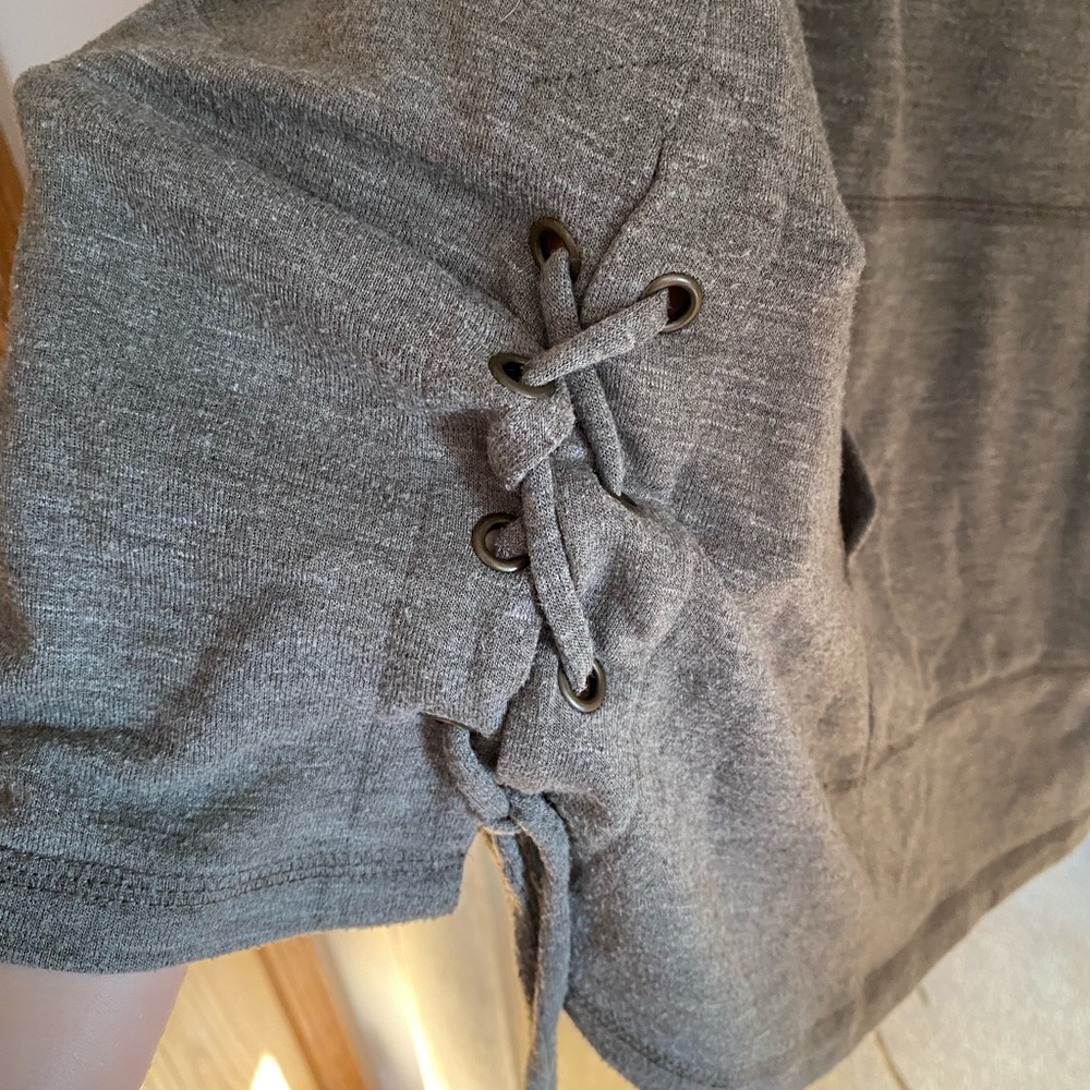 Sweatshirt - Picture 3 of 4